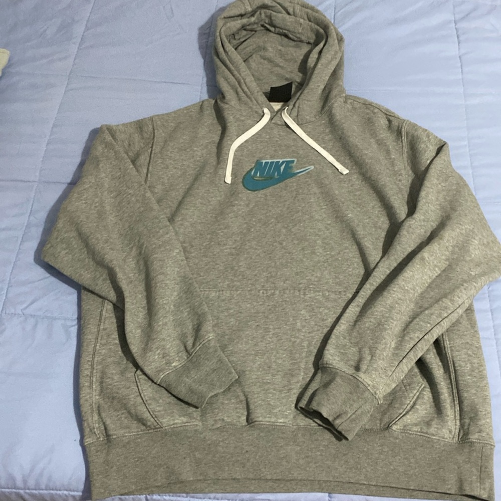 Nike hoodie L